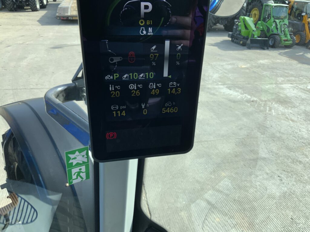 Valtra T175 Versu Tractor (ST26261)