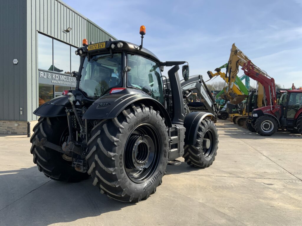 Valtra T235 Versu Tractor (ST25946)