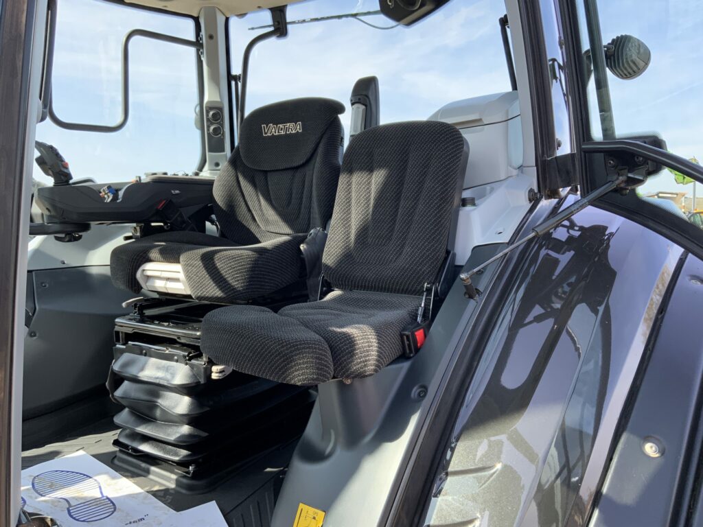 Valtra T235 Versu Tractor (ST25946)