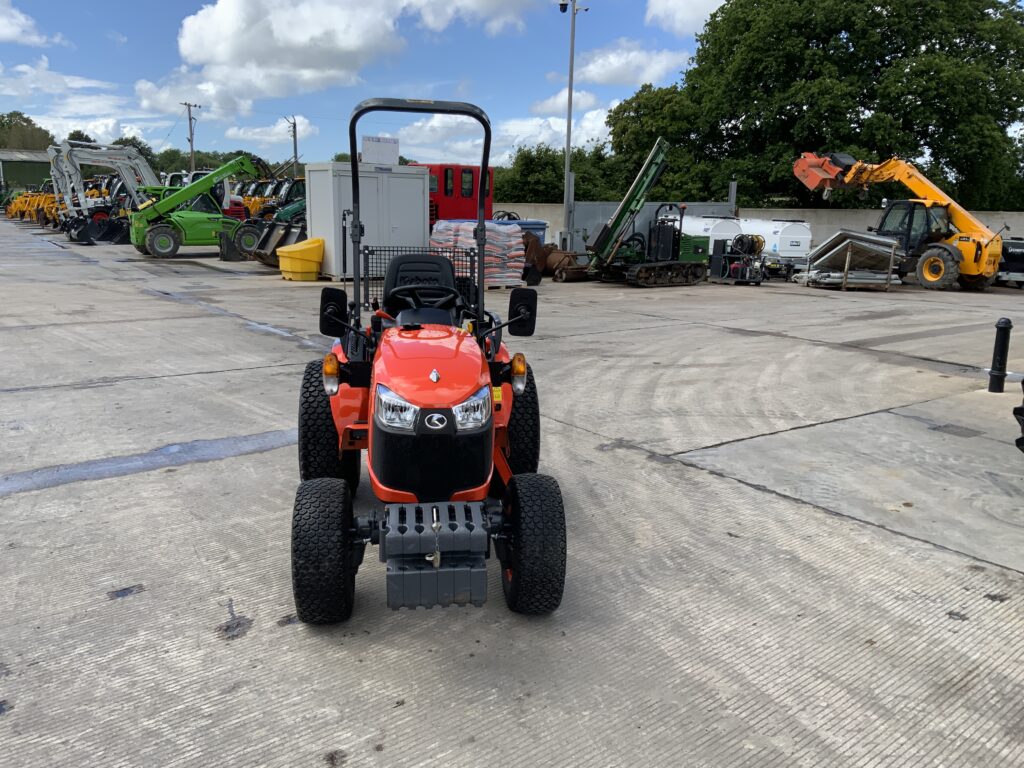 Kubota B2-261 Compact Tractor (ST26808)