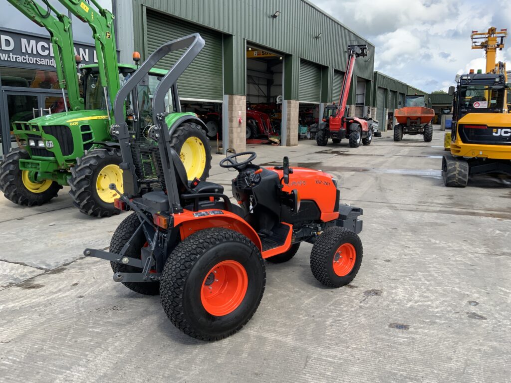 Kubota B2-261 Compact Tractor (ST26808)