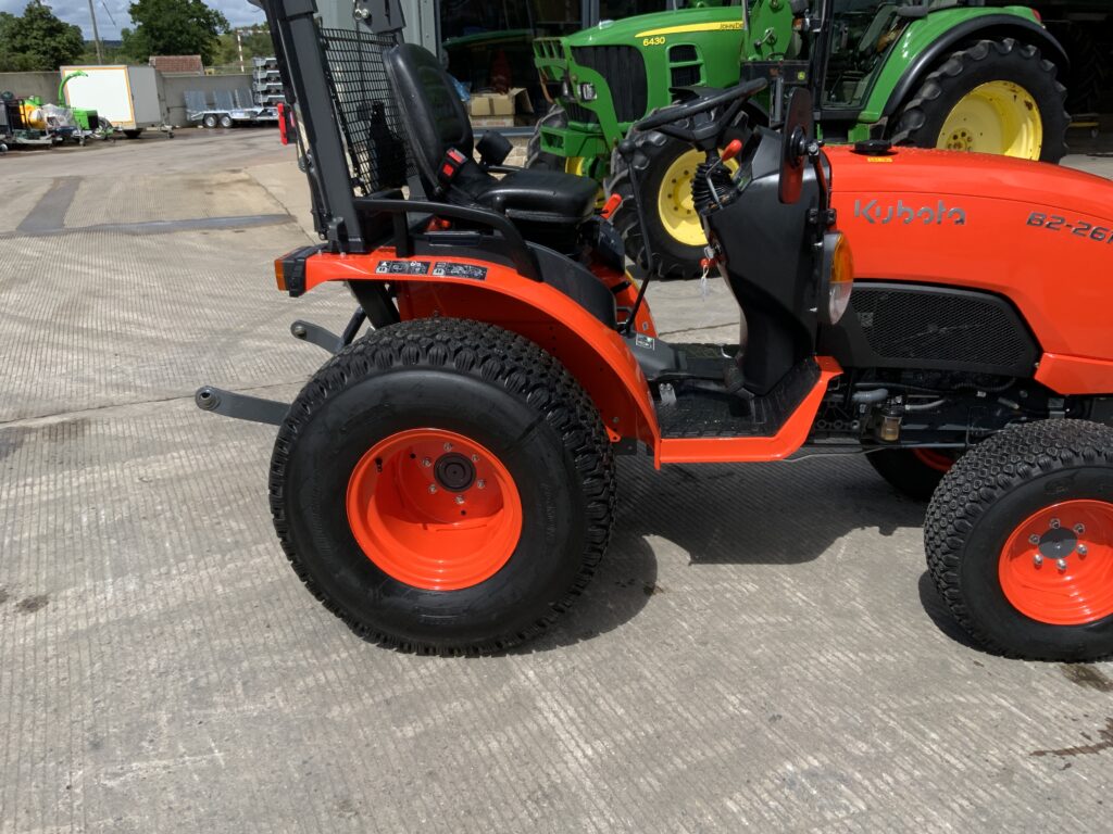 Kubota B2-261 Compact Tractor (ST26808)