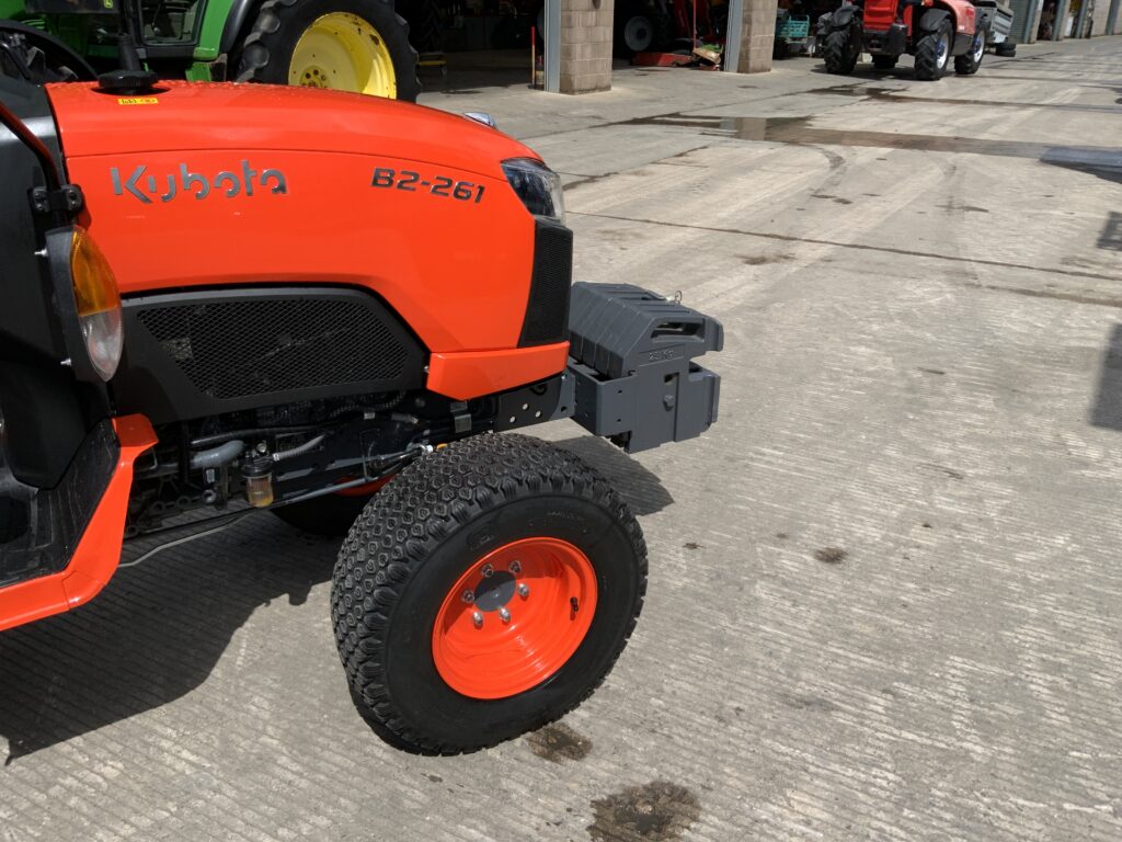 Kubota B2-261 Compact Tractor (ST26808)