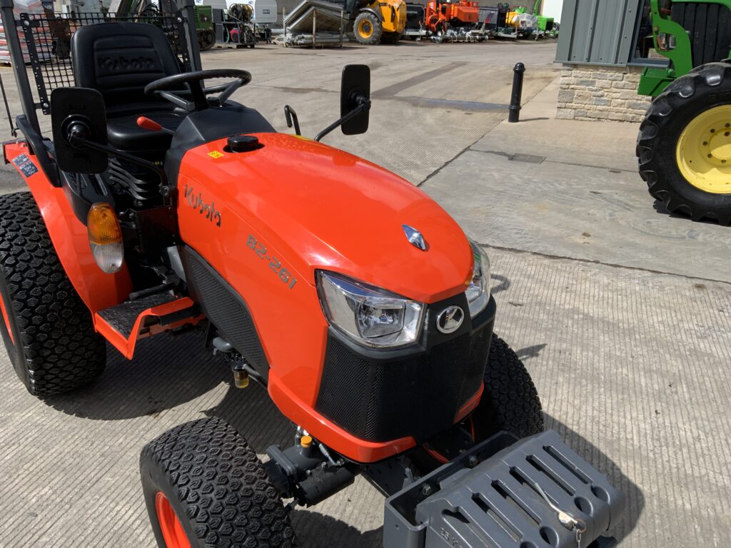 Kubota B2-261 Compact Tractor (ST26808)
