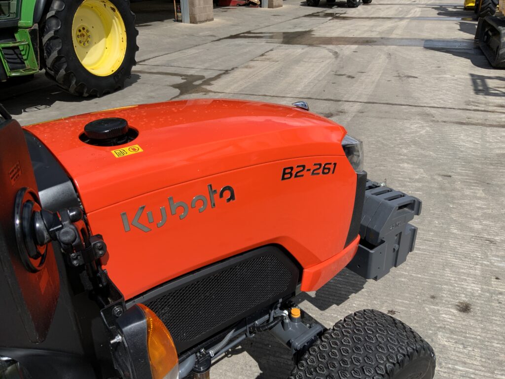 Kubota B2-261 Compact Tractor (ST26808)