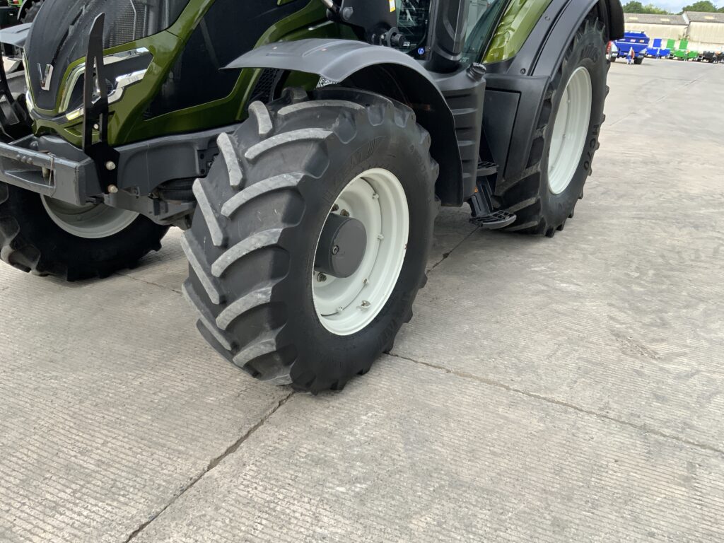 Valtra T155 Active Tractor (ST26785)