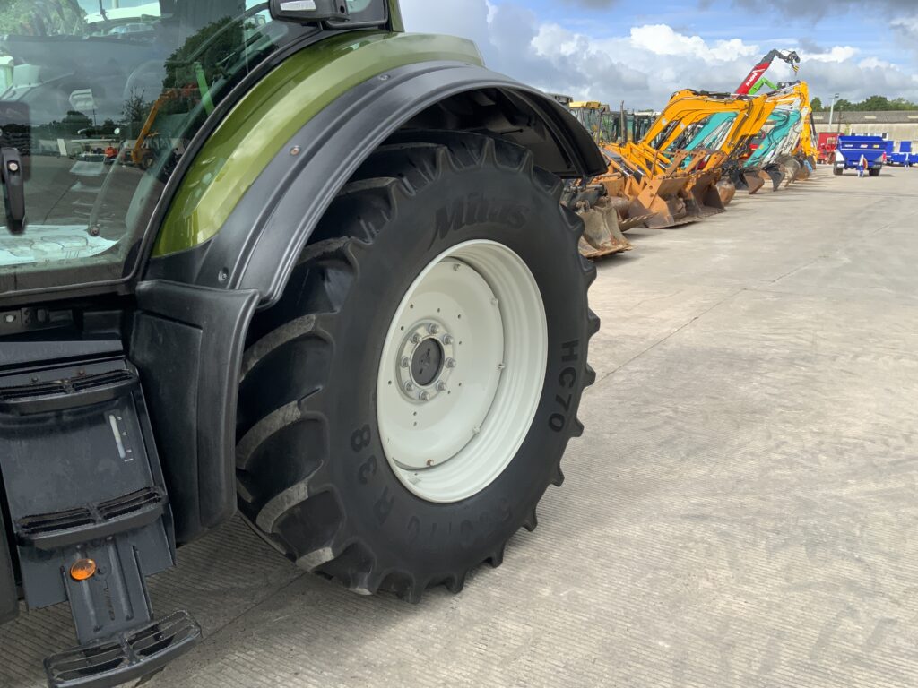 Valtra T155 Active Tractor (ST26785)