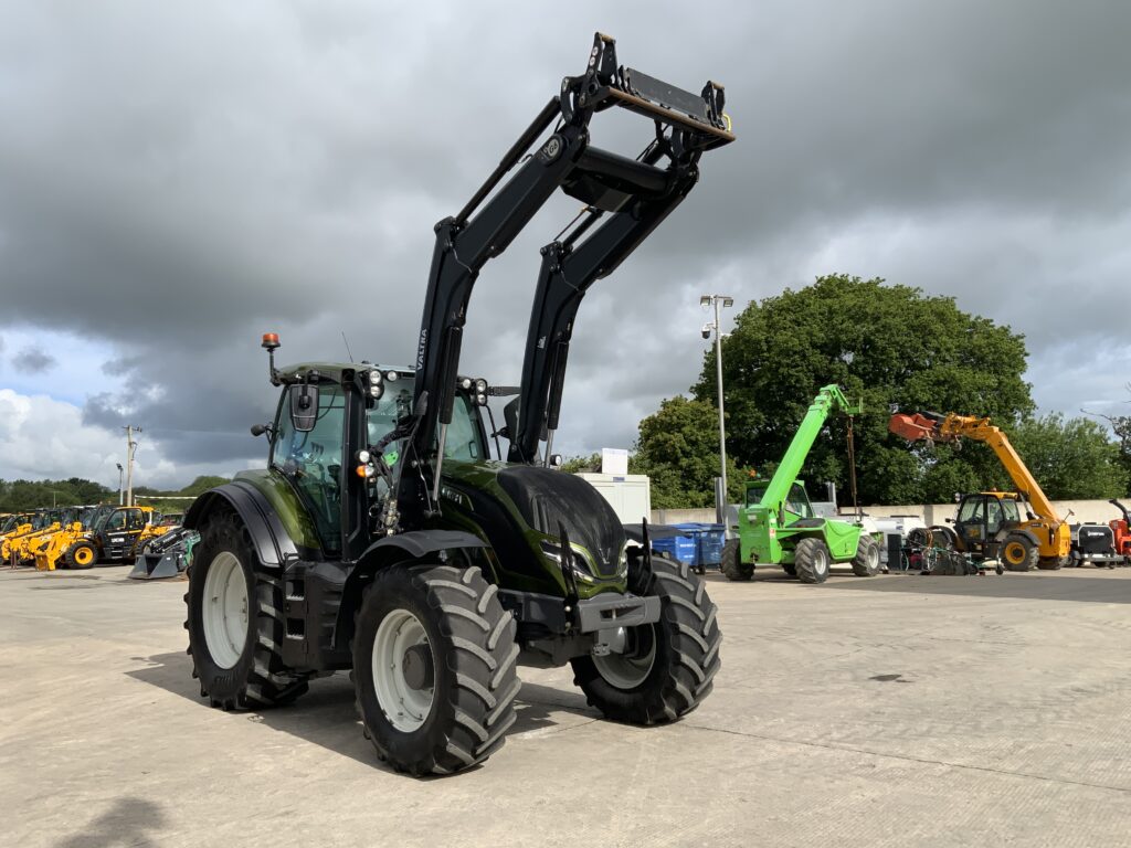 Valtra T155 Active Tractor (ST26785)