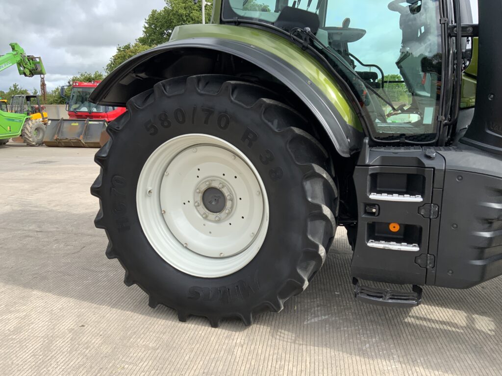 Valtra T155 Active Tractor (ST26785)
