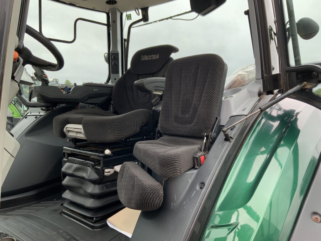Valtra T214 Versu Tractor (ST26880)
