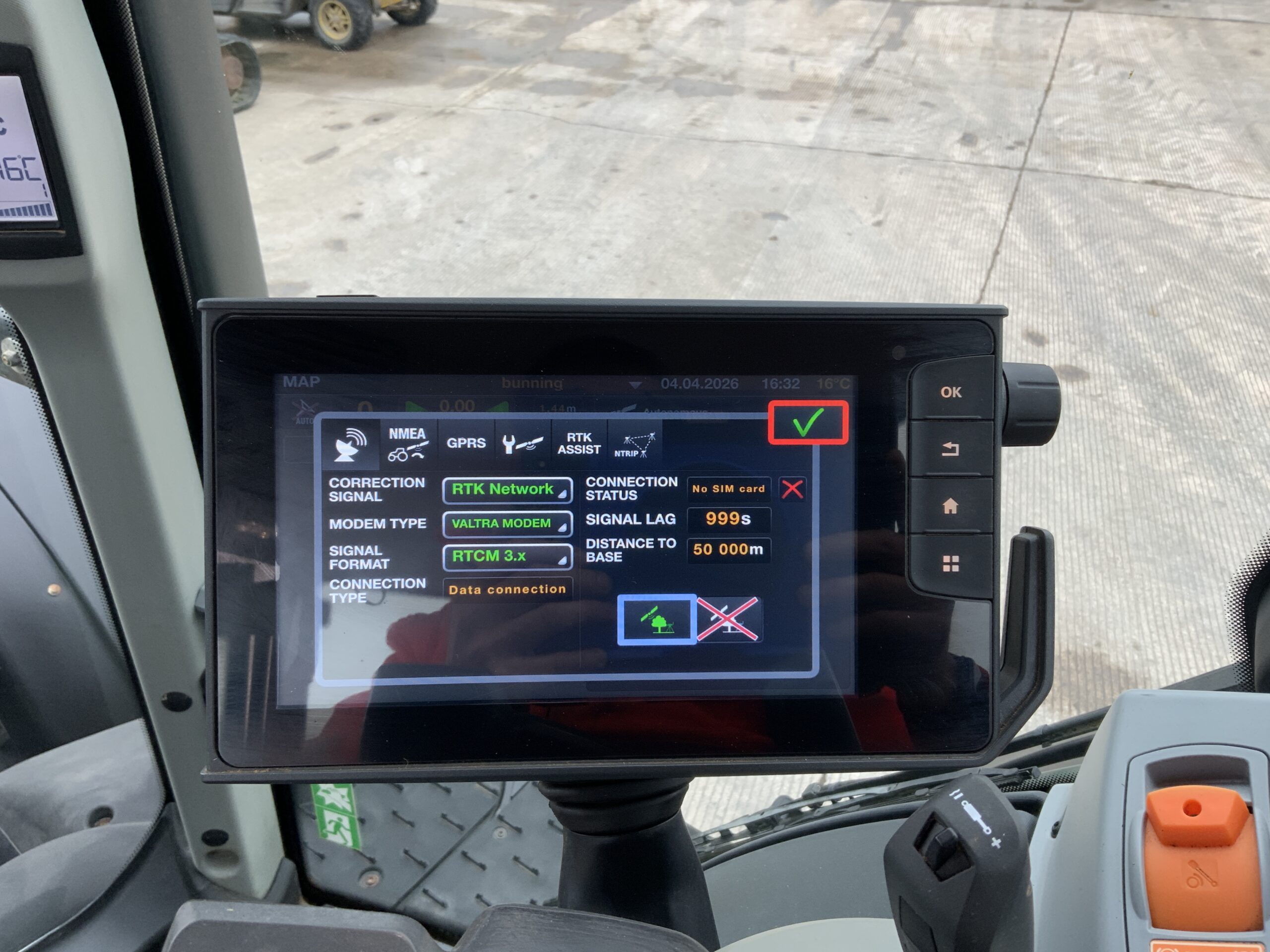 Valtra T214 Versu Tractor (ST26880)