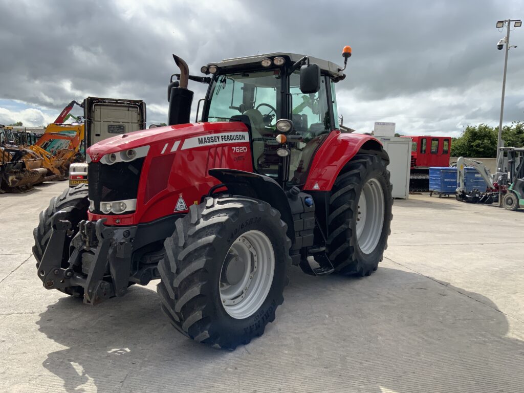 Massey Ferguson 7620 Dyna 6 Tractor (ST26907)