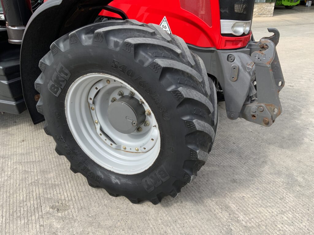 Massey Ferguson 7620 Dyna 6 Tractor (ST26907)