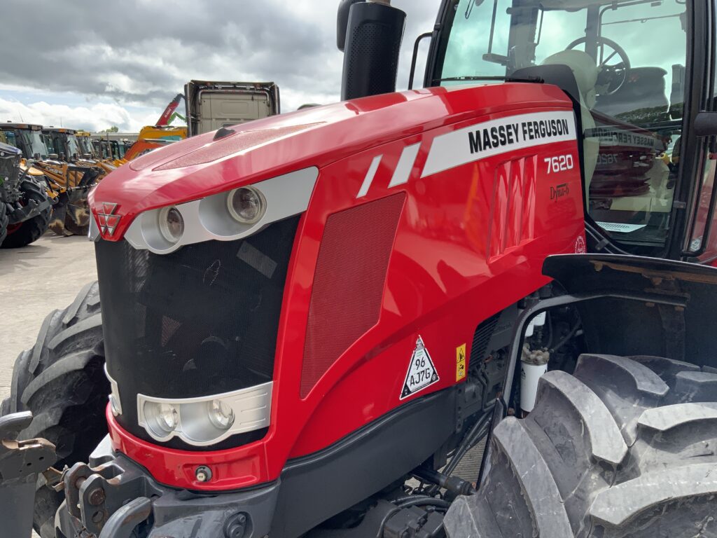 Massey Ferguson 7620 Dyna 6 Tractor (ST26907)