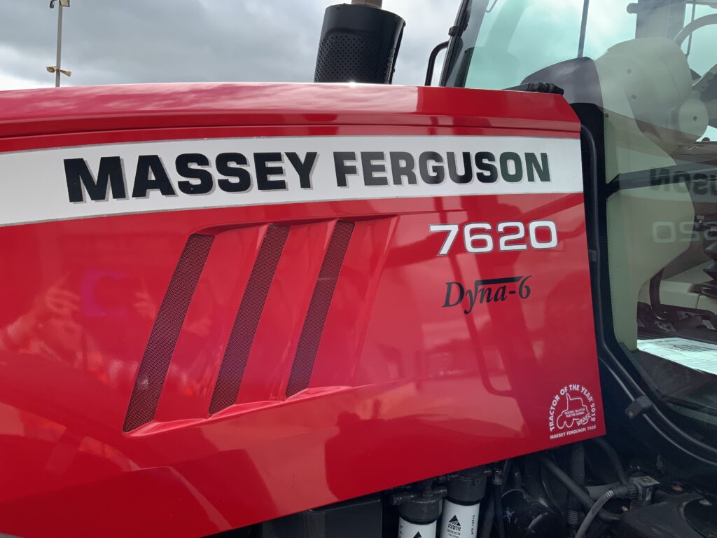 Massey Ferguson 7620 Dyna 6 Tractor (ST26907)