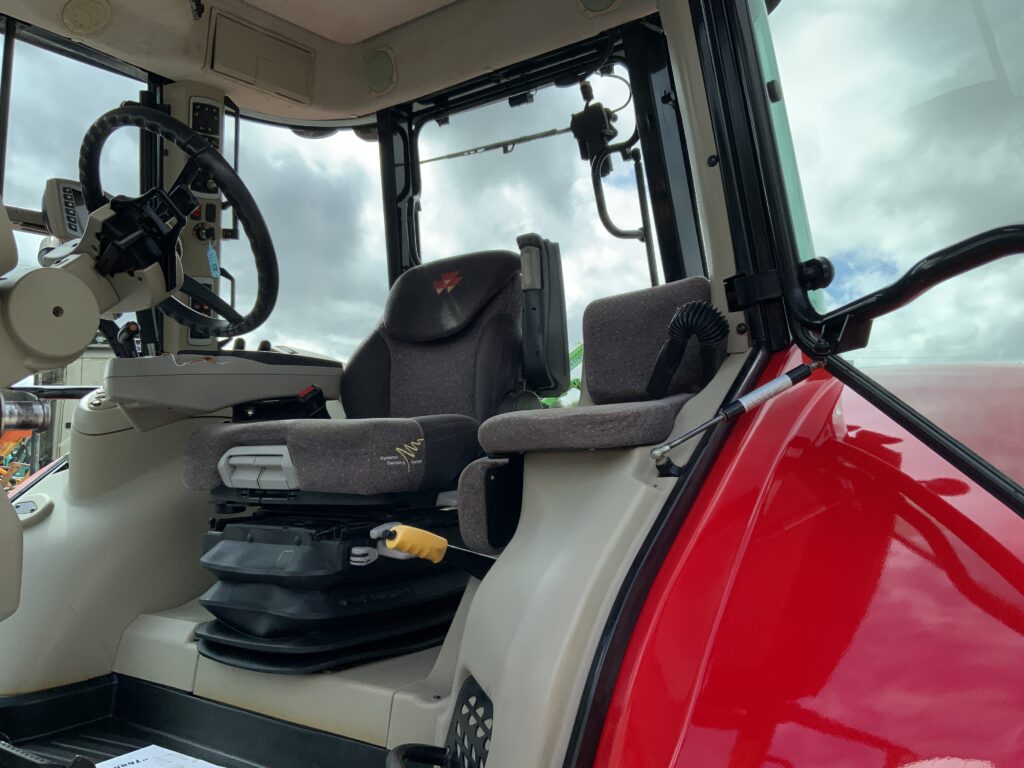 Massey Ferguson 7620 Dyna 6 Tractor (ST26907)