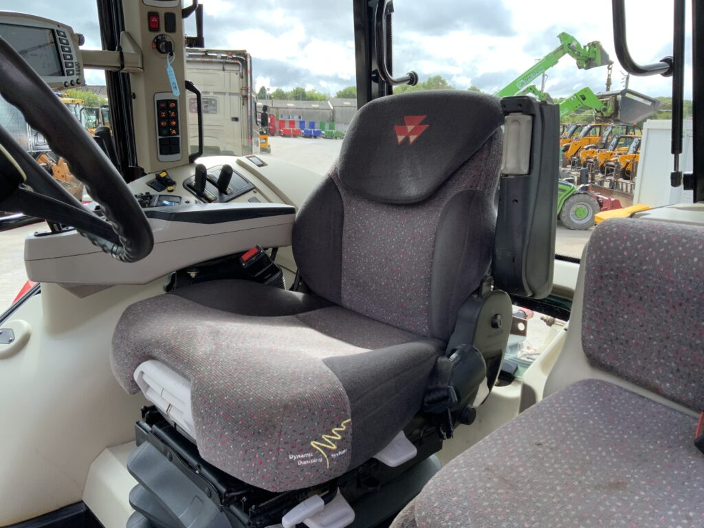 Massey Ferguson 7620 Dyna 6 Tractor (ST26907)
