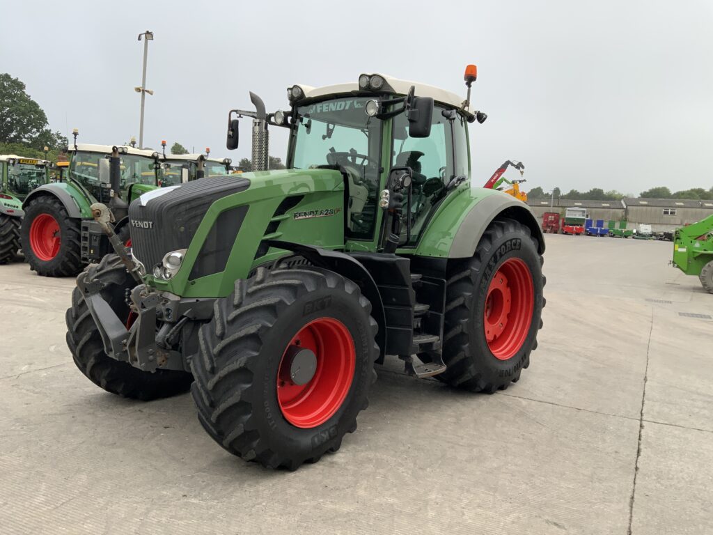 Fendt 828 Profi SCR Tractor (ST26979)