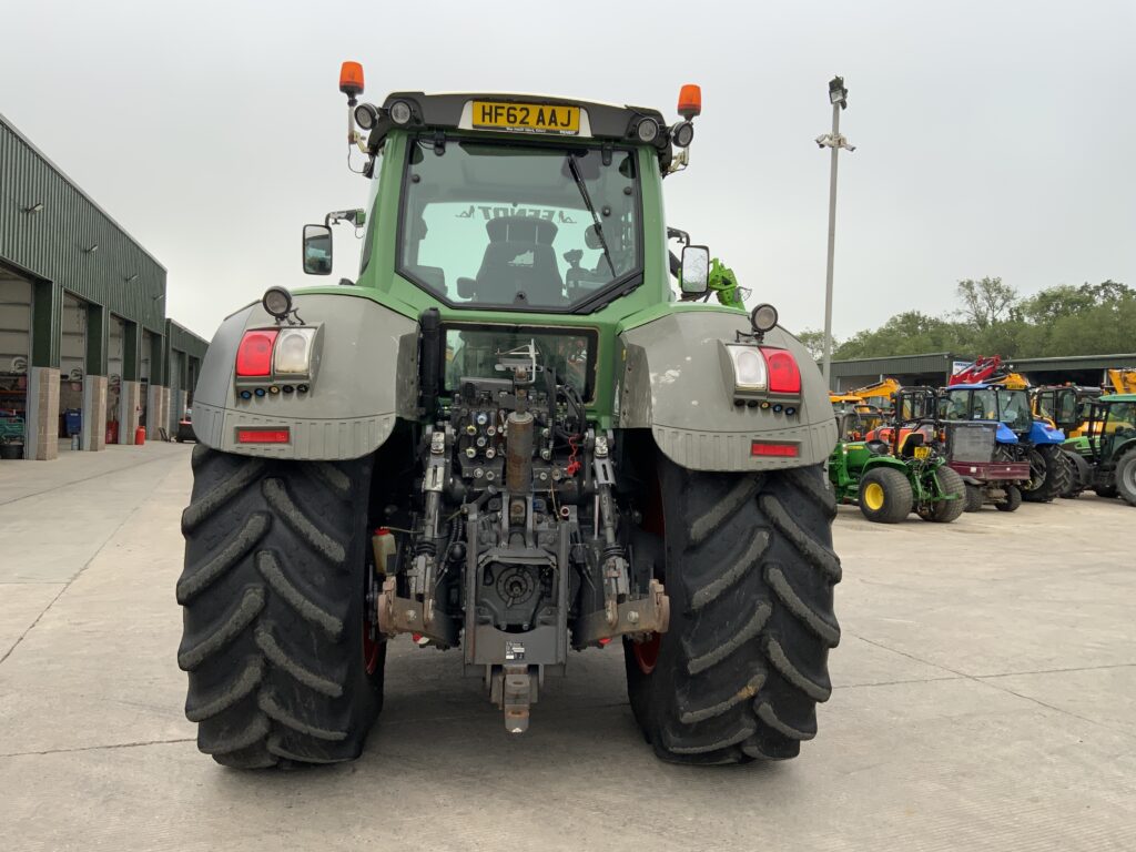 Fendt 828 Profi SCR Tractor (ST26979)