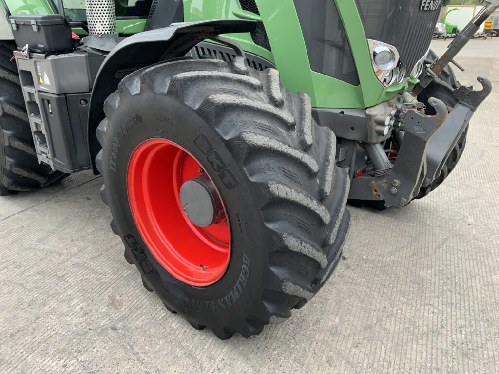 Fendt 828 Profi SCR Tractor (ST26979)