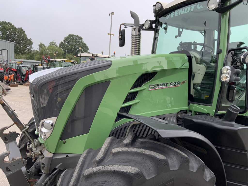 Fendt 828 Profi SCR Tractor (ST26979)