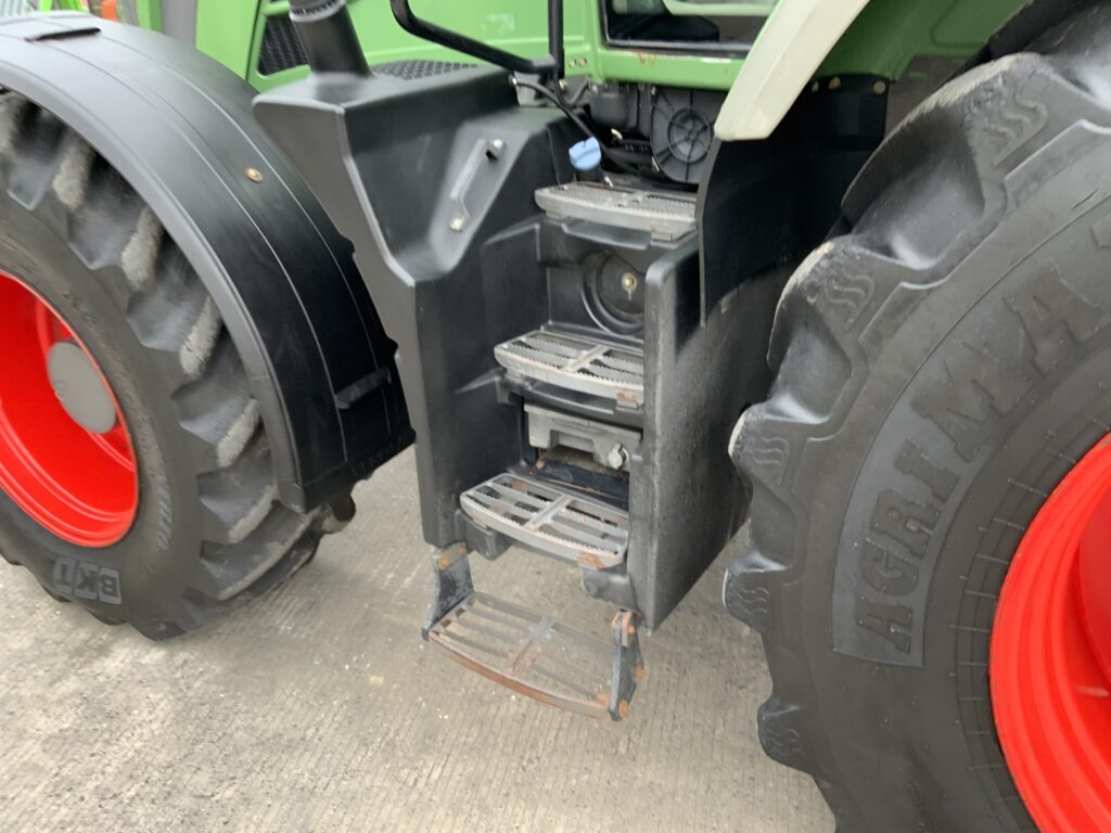 Fendt 828 Profi SCR Tractor (ST26979)