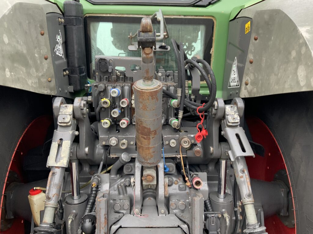 Fendt 828 Profi SCR Tractor (ST26979)