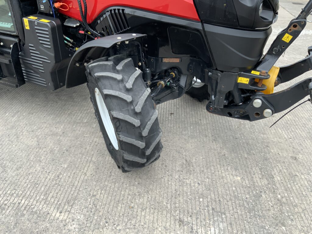 Case Quantum 110N Narrow Tractor (ST26869)