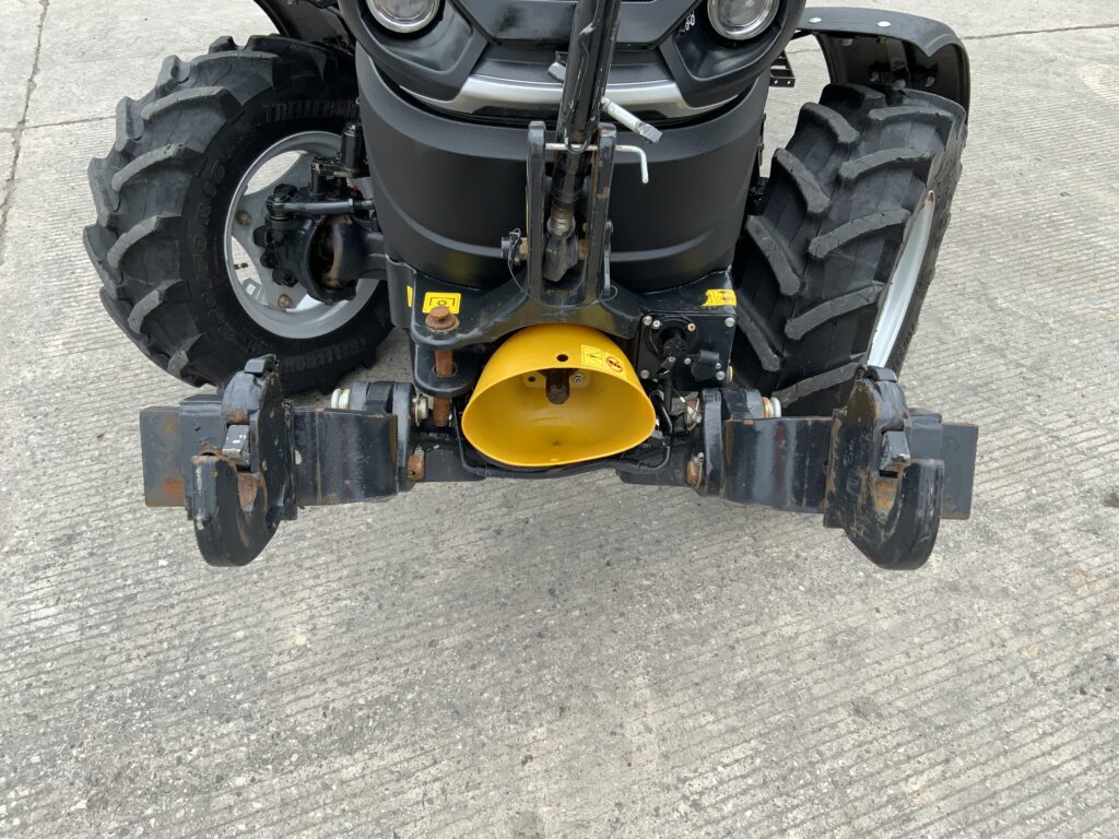 Case Quantum 110N Narrow Tractor (ST26869)