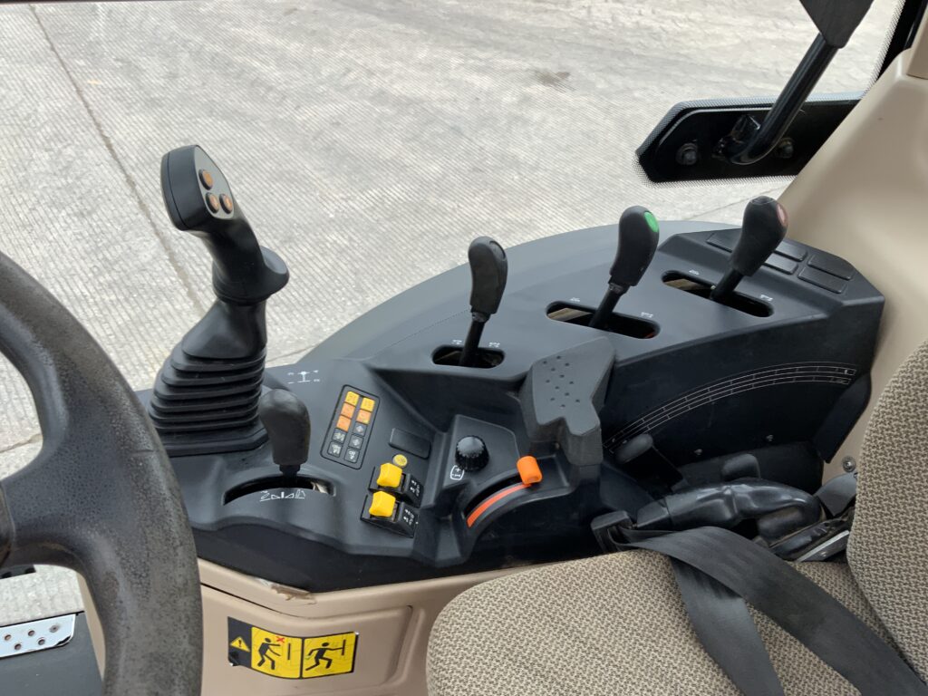Case Quantum 110N Narrow Tractor (ST26869)