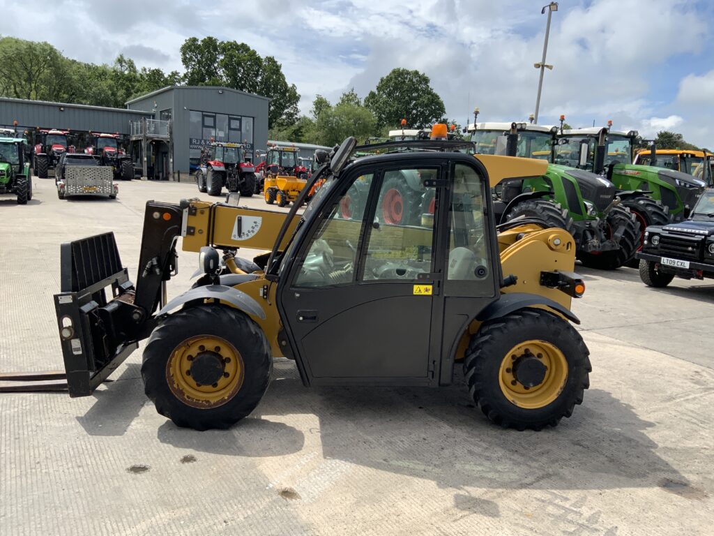 Caterpillar TH255C Compact Telehandler (ST27036)