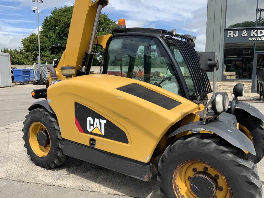 Caterpillar TH255C Compact Telehandler (ST27036)