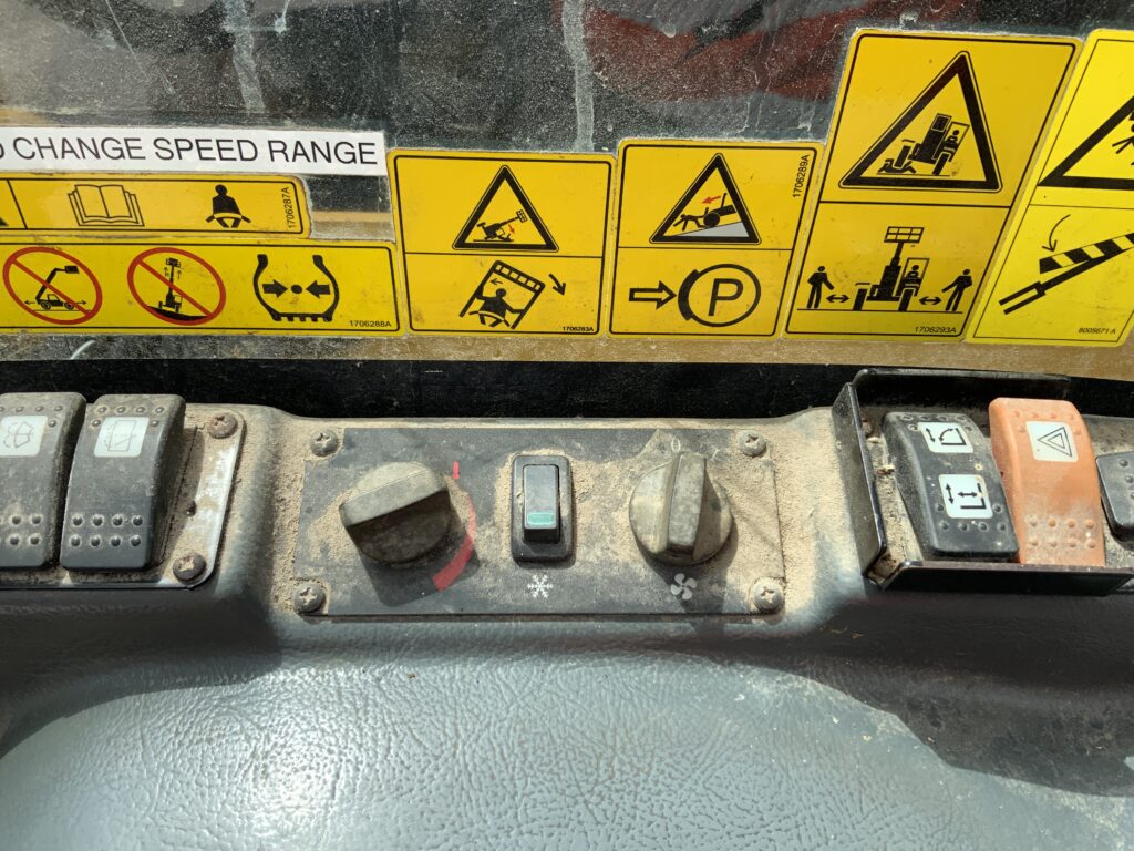 Caterpillar TH255C Compact Telehandler (ST27036)