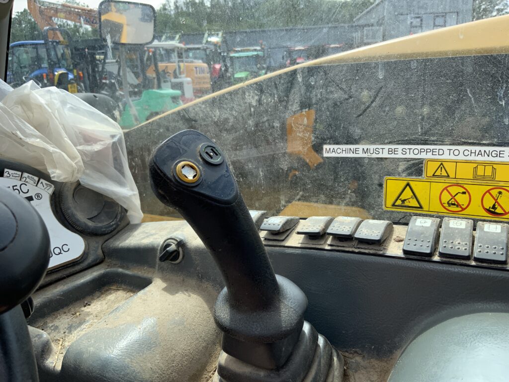 Caterpillar TH255C Compact Telehandler (ST27036)