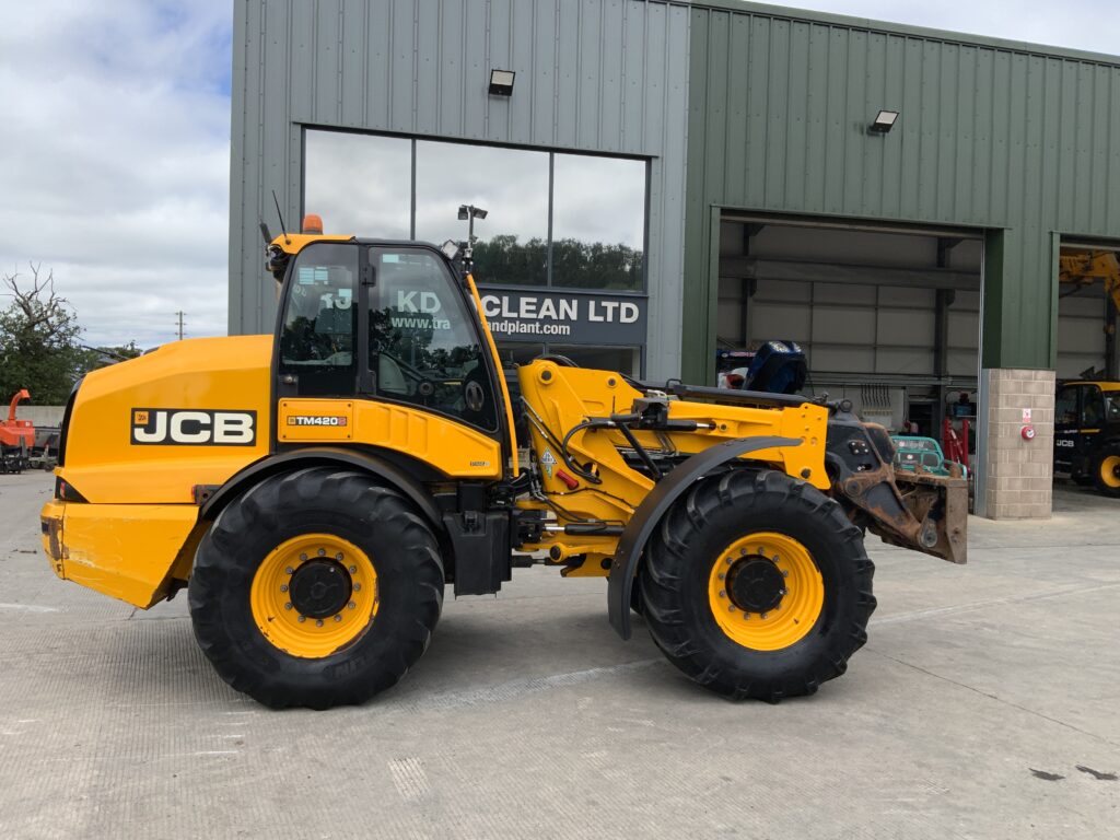 JCB TM420S Pivot Steer Telehandler (ST26682)