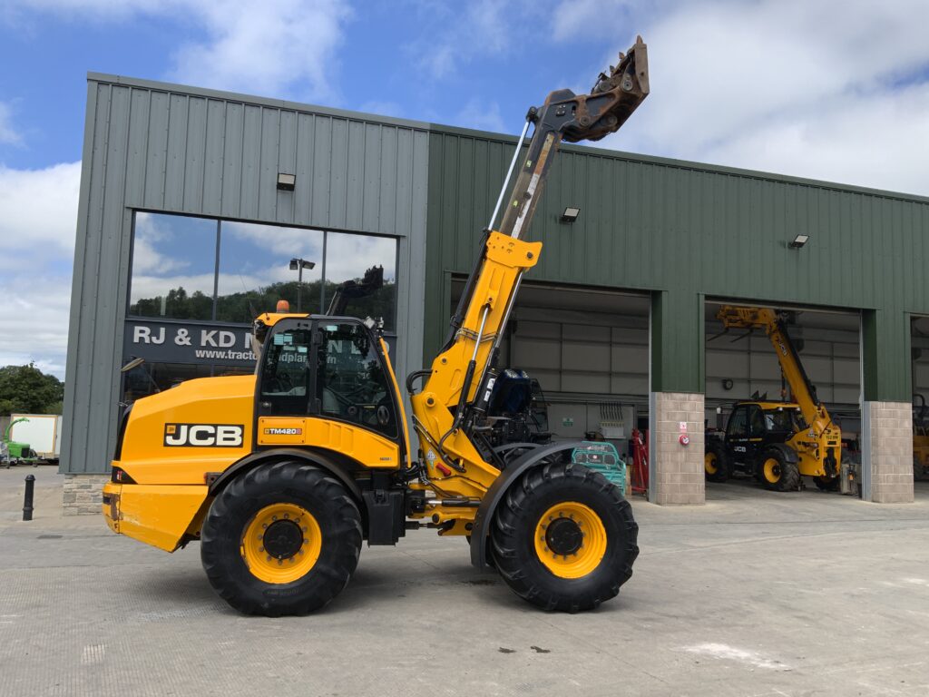 JCB TM420S Pivot Steer Telehandler (ST26682)