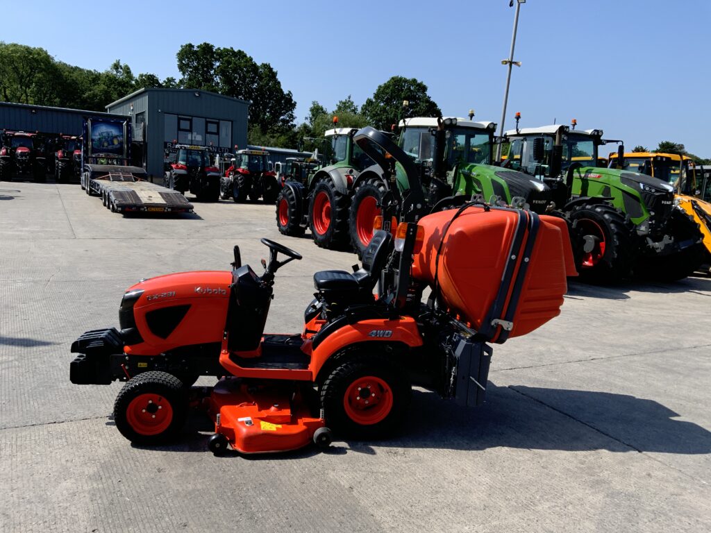 Kubota BX-231 Compact Tractor (ST27114)