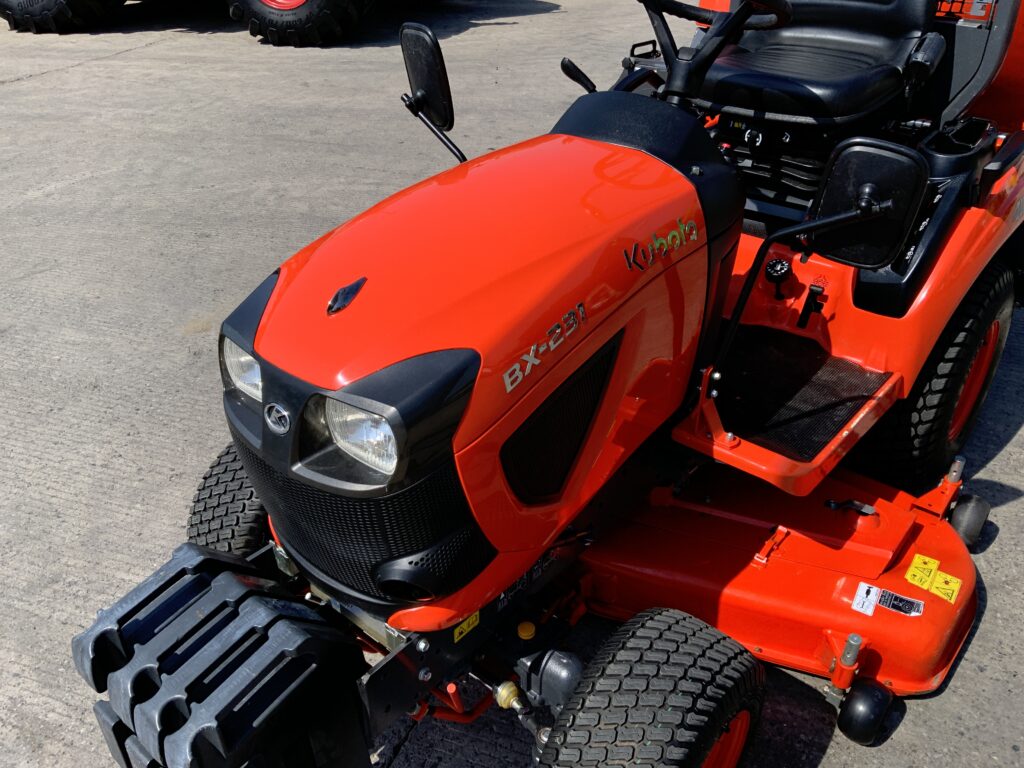 Kubota BX-231 Compact Tractor (ST27114)