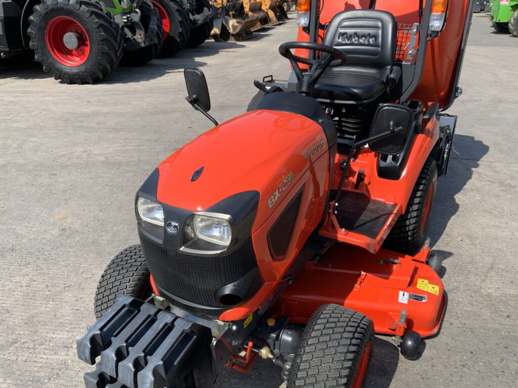 Kubota BX-231 Compact Tractor (ST27114)