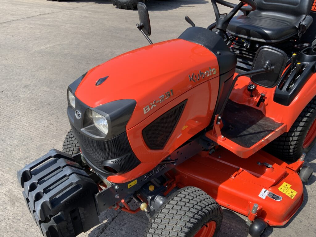Kubota BX-231 Compact Tractor (ST27114)