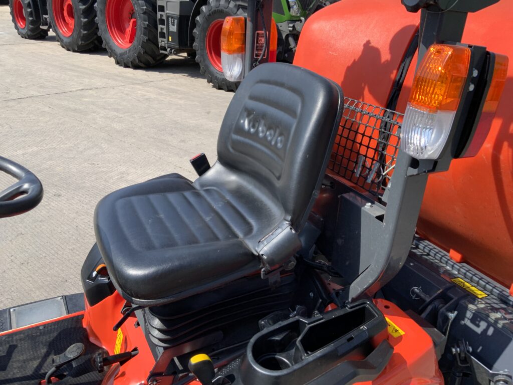 Kubota BX-231 Compact Tractor (ST27114)