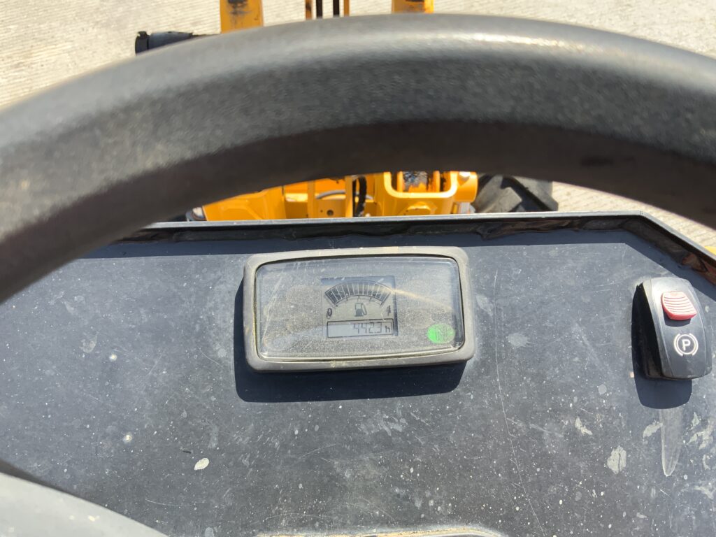 JCB 1 Tonne-2 Hi Tip Dumper (ST27110)