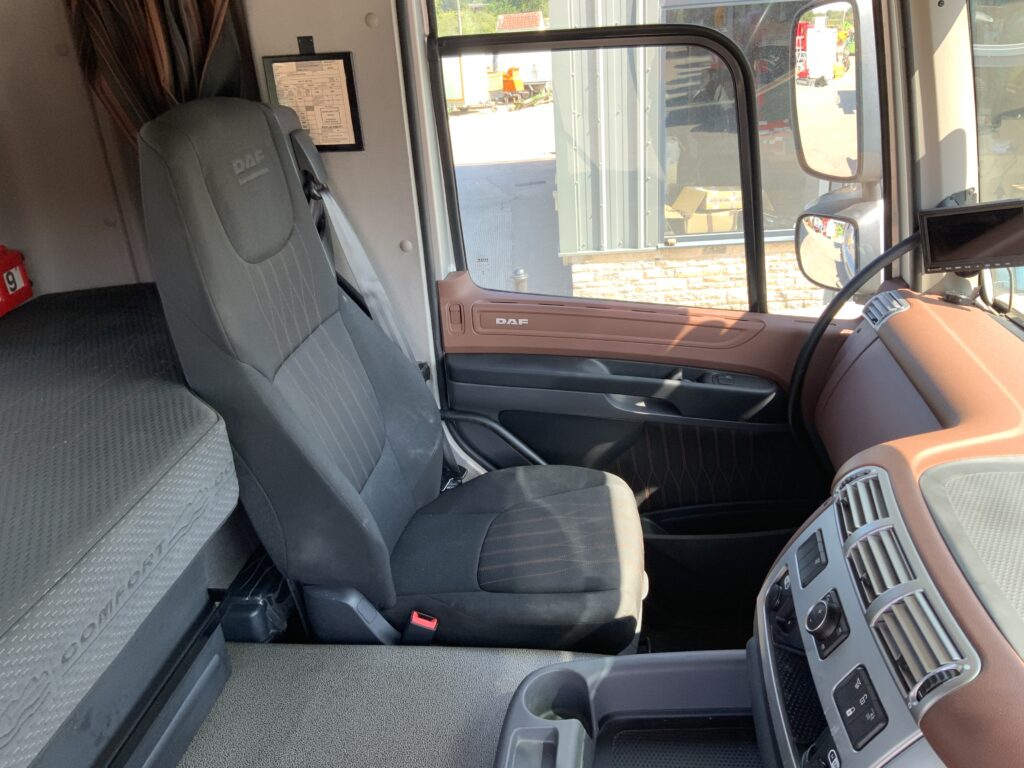DAF CF450 8X4 Tipper Lorry