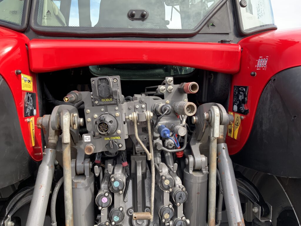 Massey Ferguson 6718S Dyna6 Tractor (ST26464)