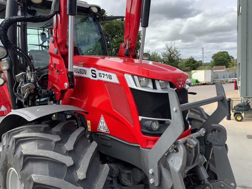 Massey Ferguson 6718S Dyna6 Tractor (ST26464)