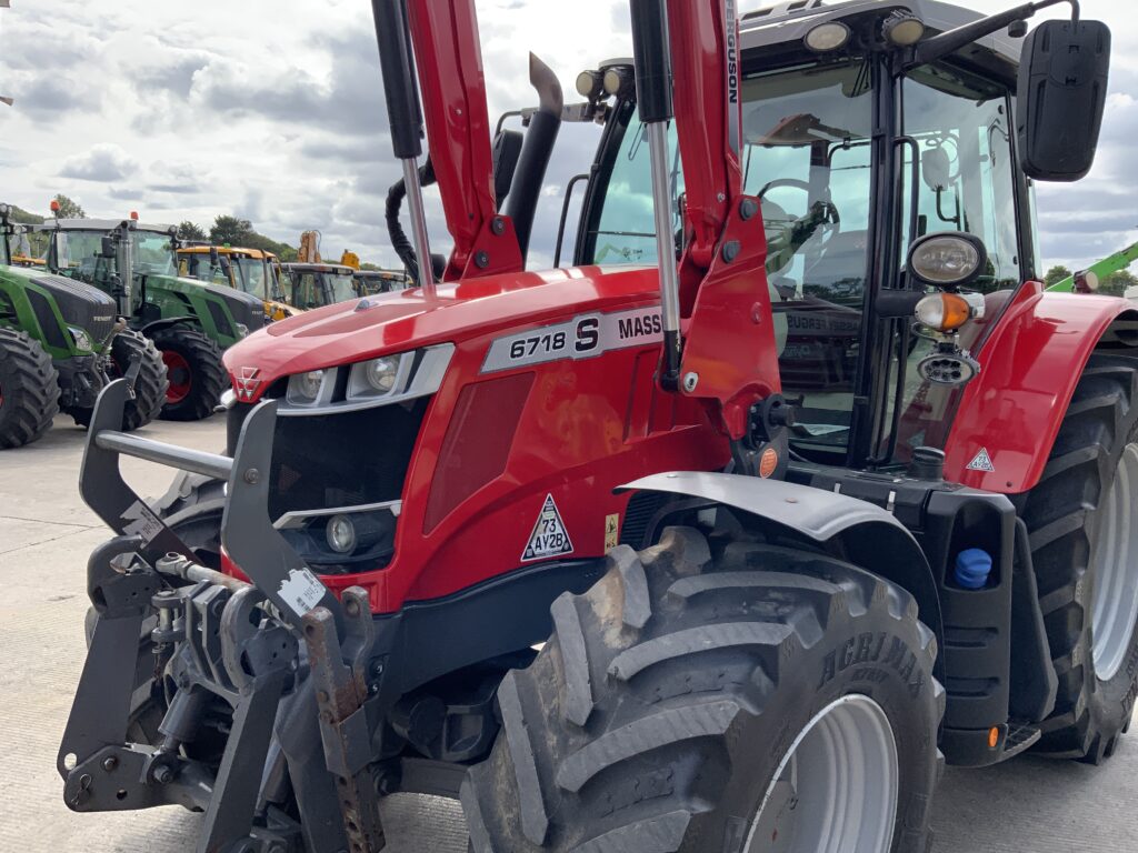 Massey Ferguson 6718S Dyna6 Tractor (ST26464)