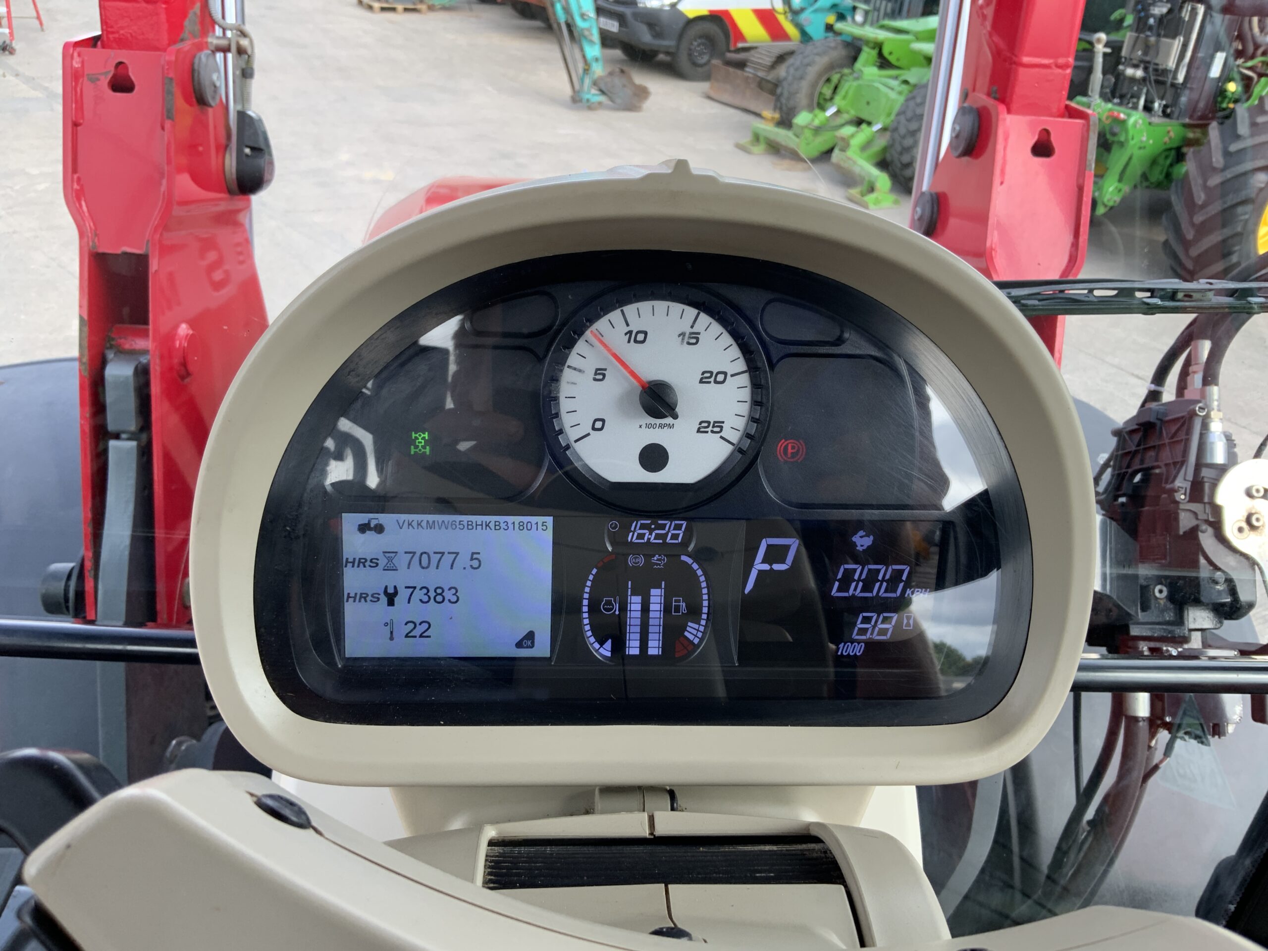 Massey Ferguson 6718S Dyna6 Tractor (ST26464)