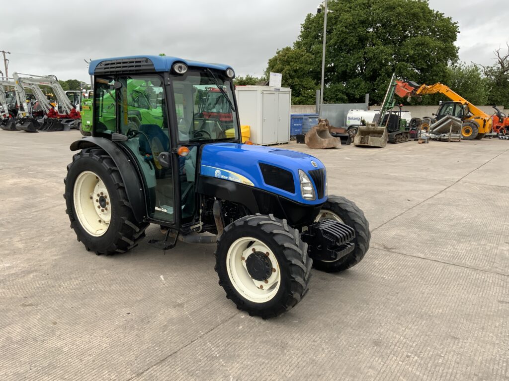 New Holland T4030F Narrow Super Steer Tractor (ST26800)