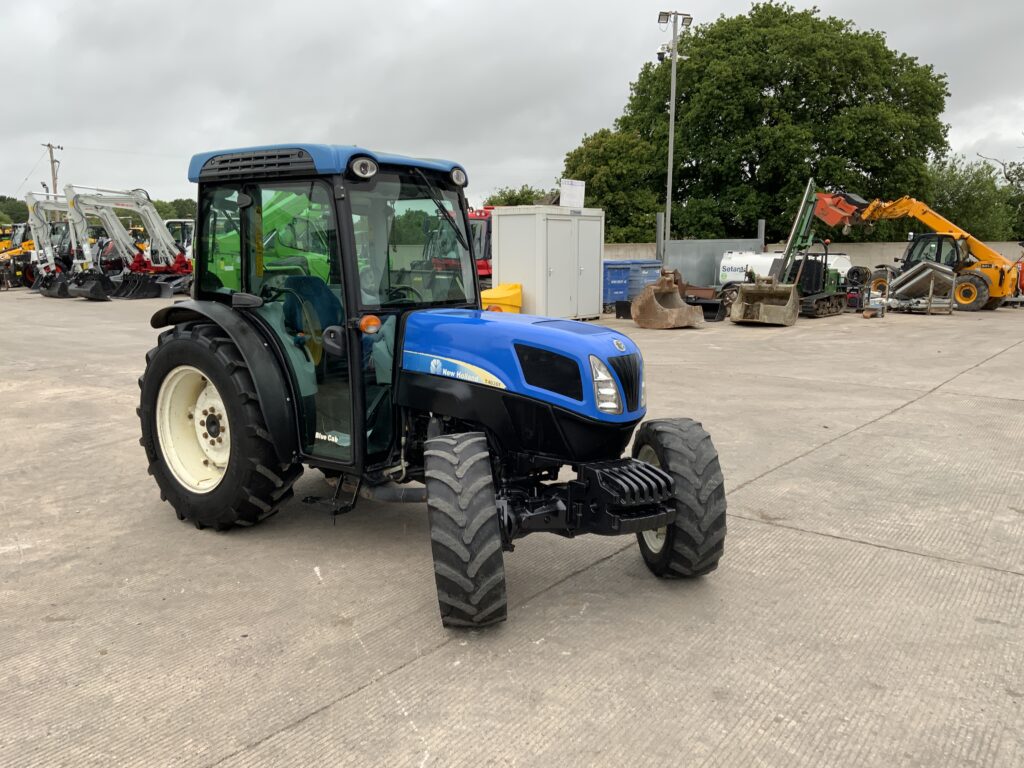New Holland T4030F Narrow Super Steer Tractor (ST26800)