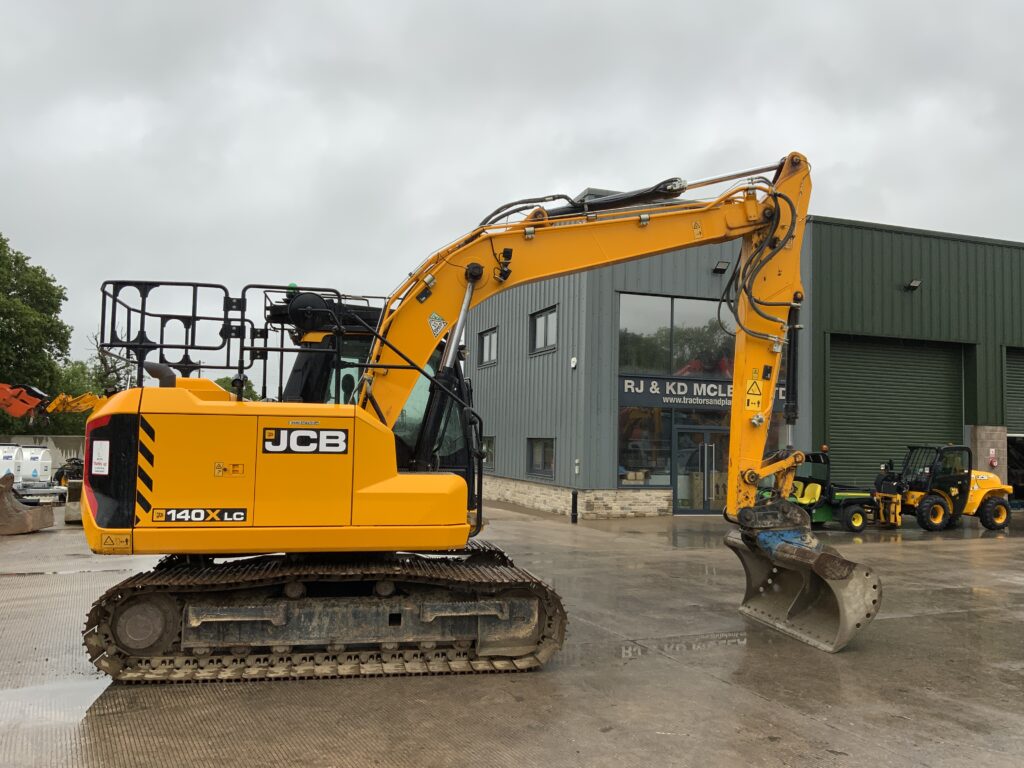 JCB 140X LC Digger (ST26421)